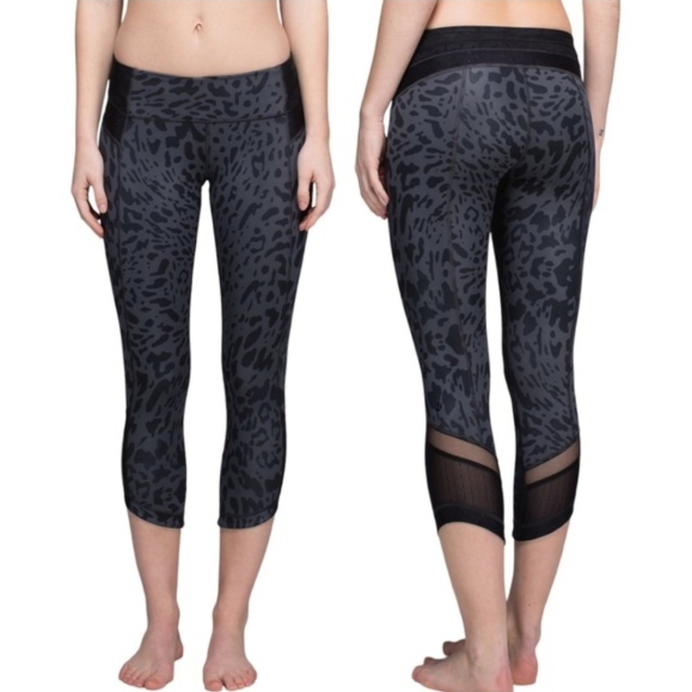 Lululemon Just Breathe Crop in Animal Swirl Deep Coal Light/Black size 6